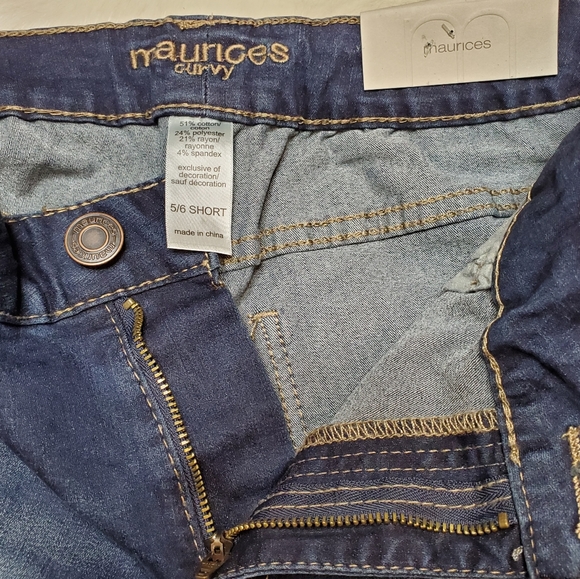 Maurices Curvy Slim Boot Cut Jeans Short - Picture 3 of 4